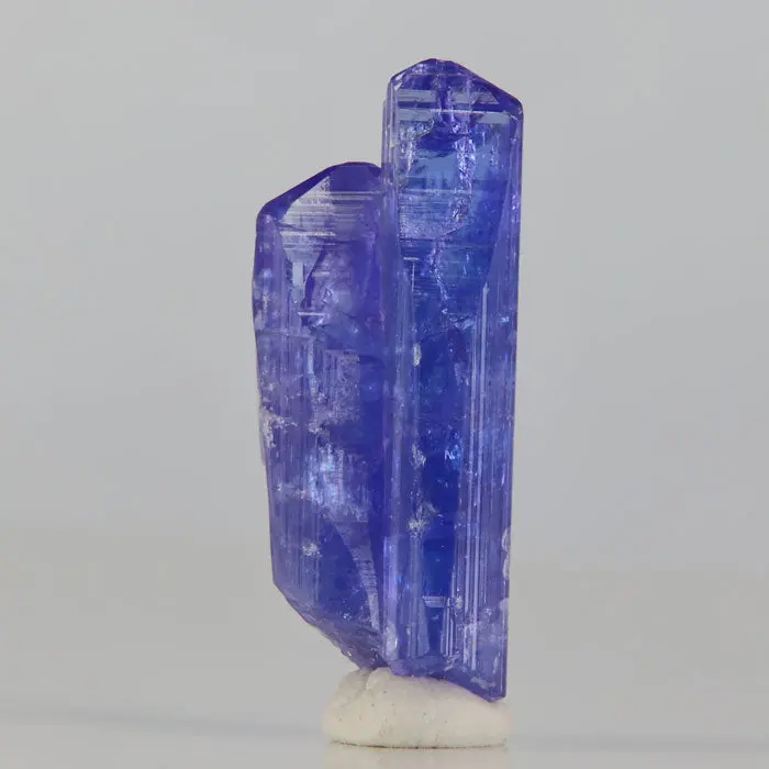 17.2ct Double Tanzanite Crystal 17.2ct Double Tanzanite Crystal. Natural tanzanite crystal from Merelani Hills, Tanzania, photo 1 of 3