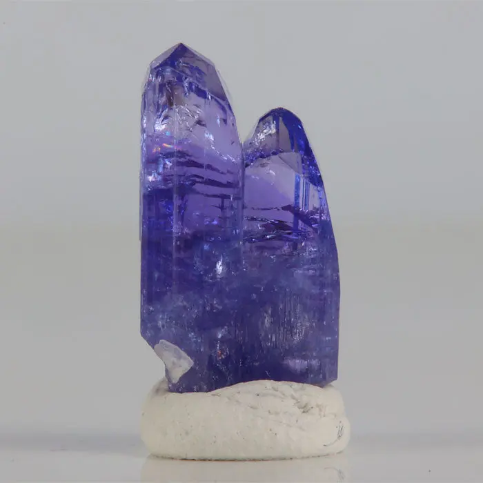 8.10ct Double Terminated Tanzanite 8.10ct Double Terminated Tanzanite. Natural tanzanite crystal from Merelani Hills, Tanzania, photo 1 of 3