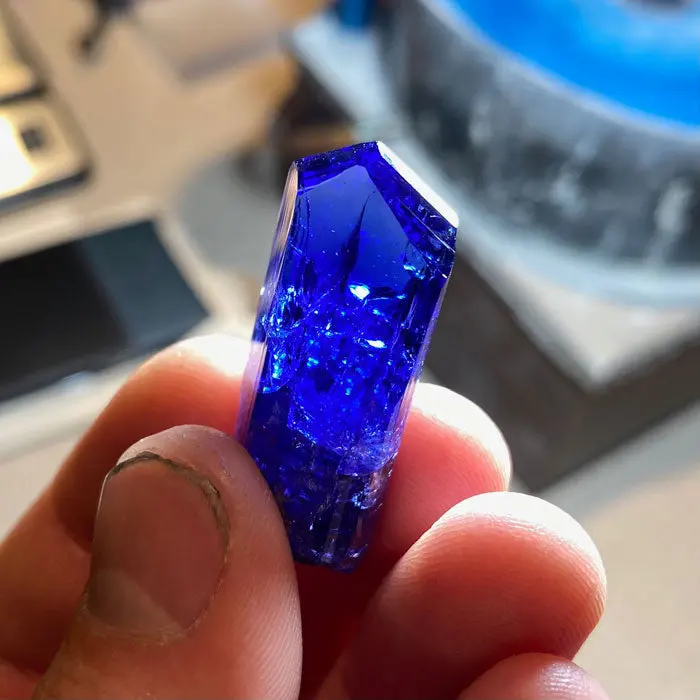 86.09ct Top Color Tanzanite Crystal 86.09ct Top Color Tanzanite Crystal. Natural tanzanite crystal from Merelani Hills, photo 2 of 6