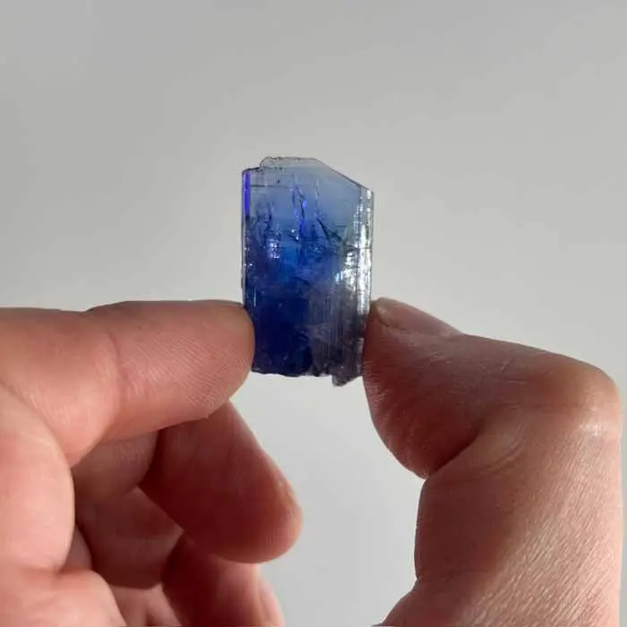 43.50ct Blue Tanzanite Crystal 43.50ct Blue Tanzanite Crystal. Natural tanzanite crystal from Merelani Hills, photo 2 of 5