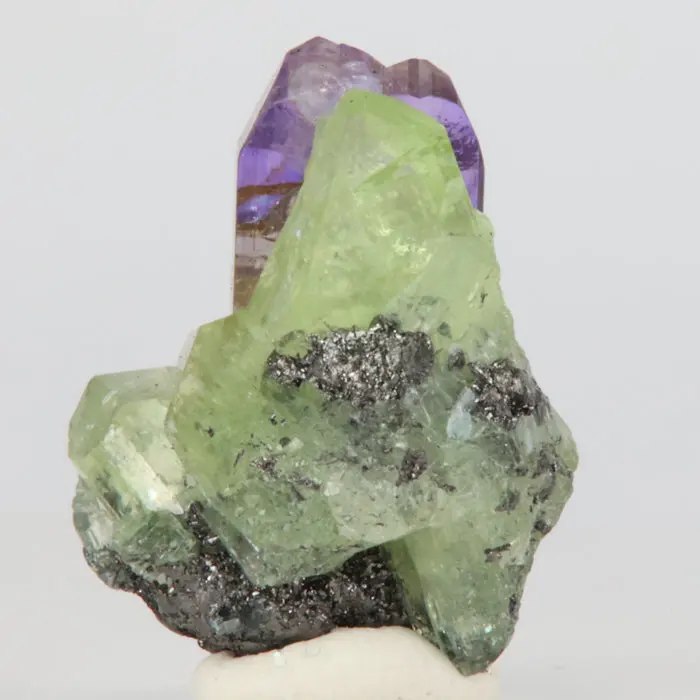19.4ct Rare Tanzanite & Green Diopside Crystal 19.4ct Rare Tanzanite & Green Diopside Crystal. Natural tanzanite crystal from Merelani Hills, photo 4 of 4