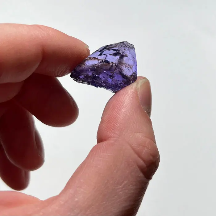 39.47ct Chunky Tanzanite Crystal 39.47ct Chunky Tanzanite Crystal. Natural tanzanite crystal from Merelani Hills, photo 2 of 3