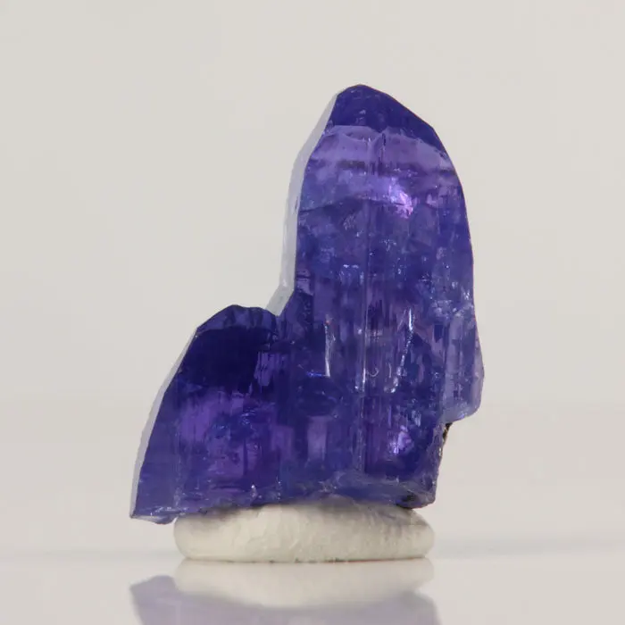 16.9ct Double Terminated Tanzanite Crystal 16.9ct Double Terminated Tanzanite Crystal. Natural tanzanite crystal from Merelani Hills, Tanzania, photo 1 of 4