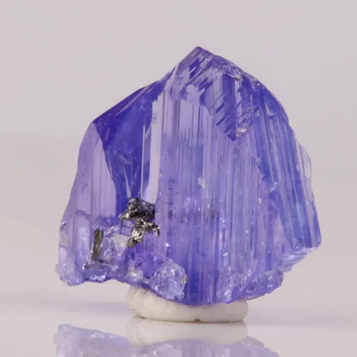 17.5ct Beautiful Tanzanite Crystal 17.5ct Beautiful Tanzanite Crystal. Natural tanzanite crystal from Merelani Hills, Tanzania, photo 4 of 4