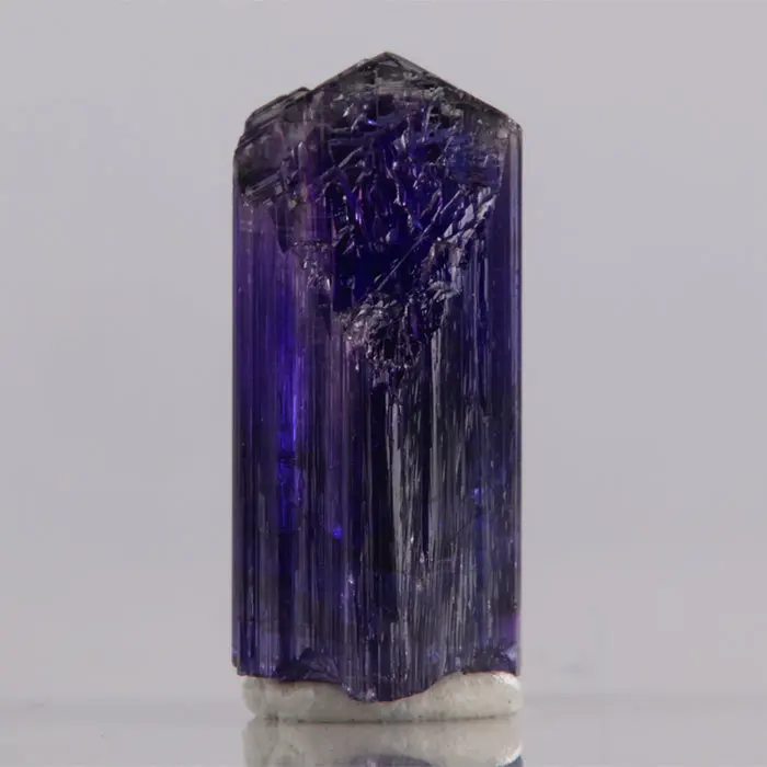 8.62ct Deep Color Tanzanite Crystal 8.62ct Deep Color Tanzanite Crystal. Natural tanzanite crystal from Merelani Hills, photo 3 of 5