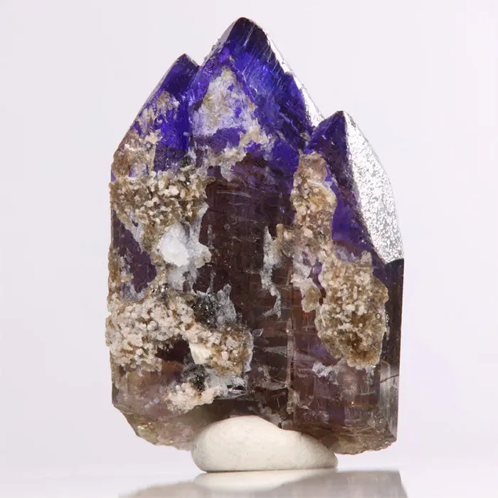 100.62ct Large Unheated Tanzanite Crystal Cluster 100.62ct Large Unheated Tanzanite Crystal Cluster. Natural tanzanite crystal from Merelani Hills, photo 5 of 5