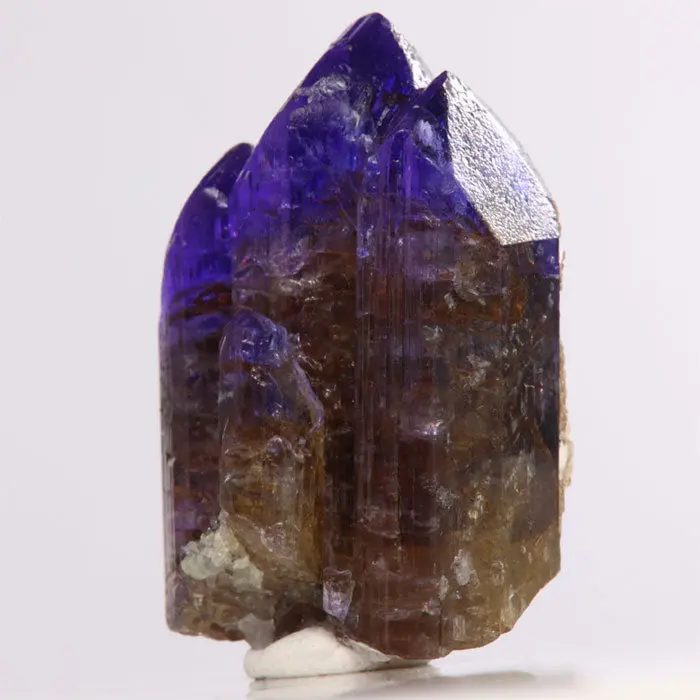 100.62ct Large Unheated Tanzanite Crystal Cluster 100.62ct Large Unheated Tanzanite Crystal Cluster. Natural tanzanite crystal from Merelani Hills, photo 3 of 5