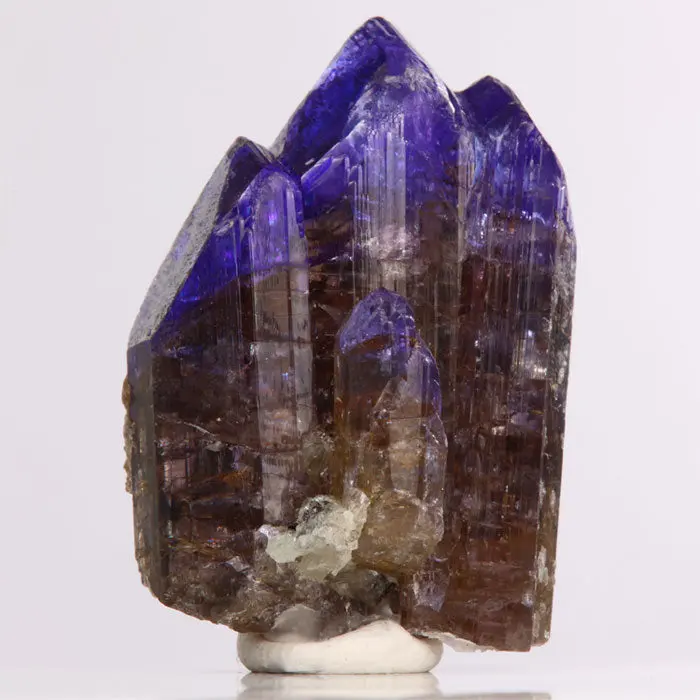 100.62ct Large Unheated Tanzanite Crystal Cluster 100.62ct Large Unheated Tanzanite Crystal Cluster. Natural tanzanite crystal from Merelani Hills, photo 1 of 5