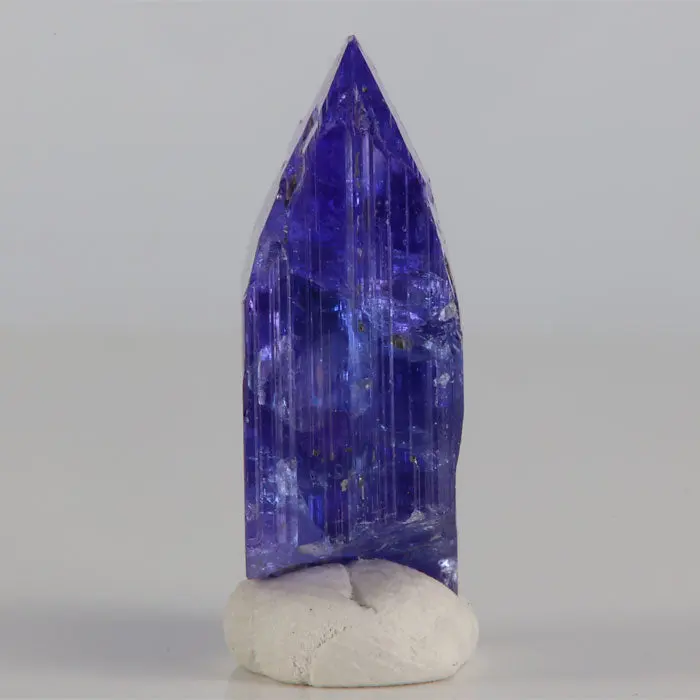 21.90ct Tanzanite Crystal 21.90ct Tanzanite Crystal. Natural tanzanite crystal from Merelani Hills, Tanzania, photo 1 of 3