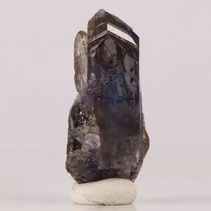 28.41ct Gemmy Raw Tanzanite Crystal 28.41ct Gemmy Raw Tanzanite Crystal. Natural tanzanite crystal from Merelani Hills, Tanzania, photo 3 of 4