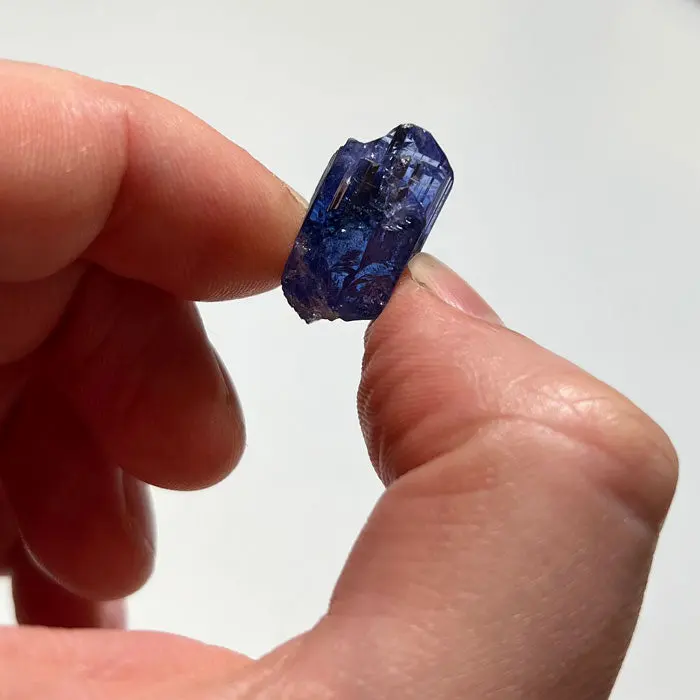 21.90ct Tanzanite Crystal 21.90ct Tanzanite Crystal. Natural tanzanite crystal from Merelani Hills, Tanzania, photo 2 of 3
