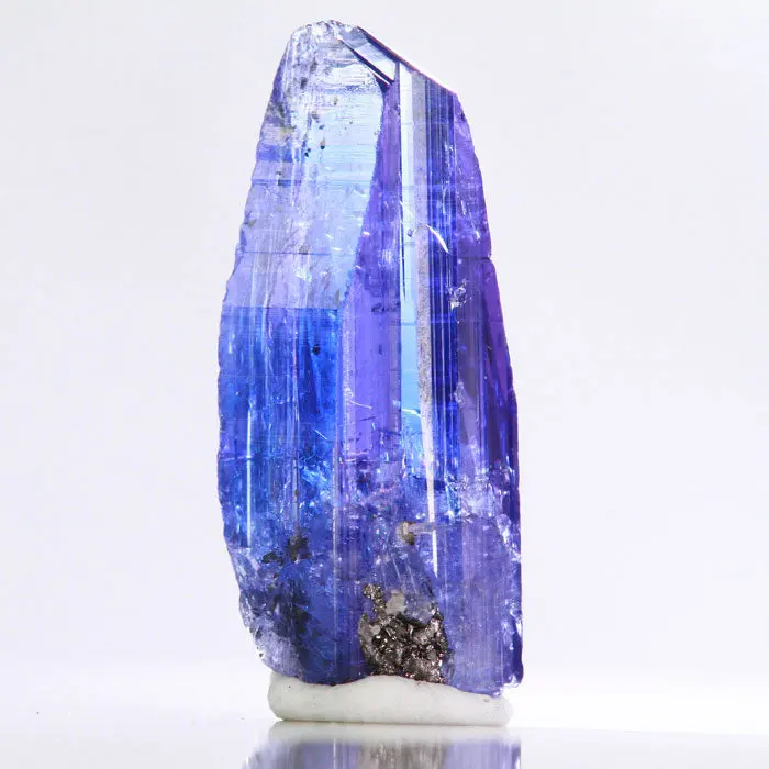 18.68ct Raw Blue Violet Tanzanite Crystal 18.68ct Raw Blue Violet Tanzanite Crystal. Natural tanzanite crystal from Merelani Hills, Tanzania, photo 3 of 6