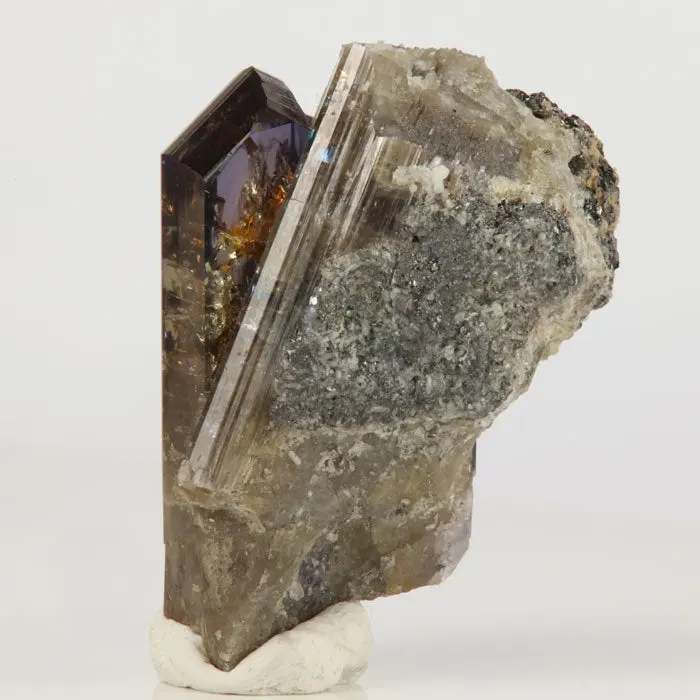203ct Large Unheated Tanzanite Crystal 203ct Large Unheated Tanzanite Crystal. Natural tanzanite crystal from Merelani Hills, photo 5 of 5