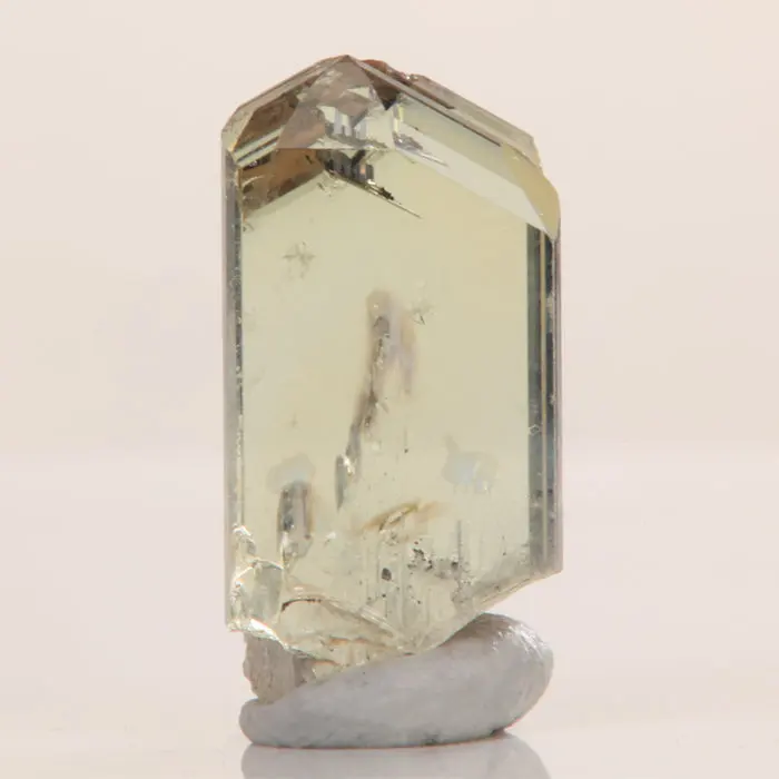 14.92ct Light Yellow & Purple Gem Tanzanite Crystal 14.92ct Light Yellow & Purple Gem Tanzanite Crystal. Natural tanzanite crystal from Merelani Hills, photo 2 of 5