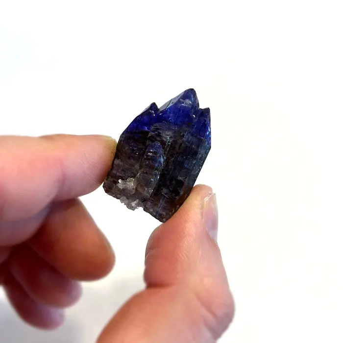 100.62ct Large Unheated Tanzanite Crystal Cluster 100.62ct Large Unheated Tanzanite Crystal Cluster. Natural tanzanite crystal from Merelani Hills, photo 2 of 5