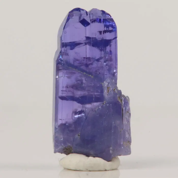 6.8ct Raw Tanzanite Crystal 6.8ct Raw Tanzanite Crystal. Natural tanzanite crystal from Merelani Hills, Tanzania, photo 1 of 4