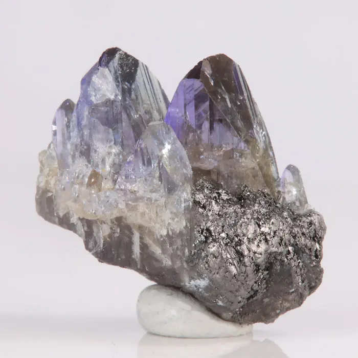 20.27ct Two Termination Natural Tanzanite Crystal 20.27ct Two Termination Natural Tanzanite Crystal. Natural tanzanite crystal from Merelani Hills, photo 4 of 4
