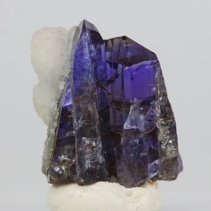 19.4ct Beautiful Deep Color Unheated Tanzanite Crystal 19.4ct Beautiful Deep Color Unheated Tanzanite Crystal. Natural tanzanite crystal from Merelani Hills, photo 3 of 4