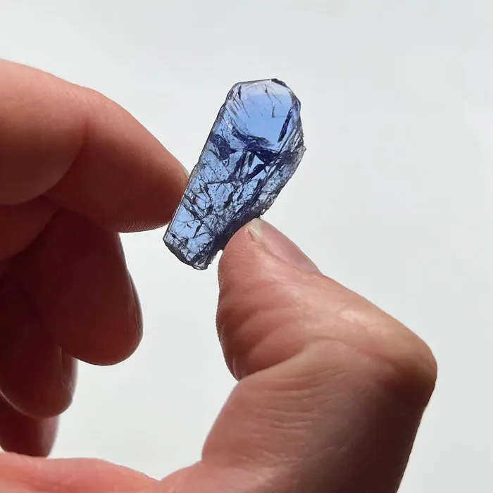 17.7ct Gemmy Tanzanite Crystal 17.7ct Gemmy Tanzanite Crystal. Natural tanzanite crystal from Merelani Hills, Tanzania, photo 2 of 4