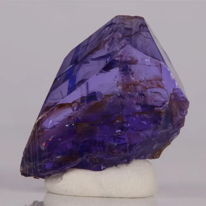 39.47ct Chunky Tanzanite Crystal 39.47ct Chunky Tanzanite Crystal. Natural tanzanite crystal from Merelani Hills, photo 1 of 3