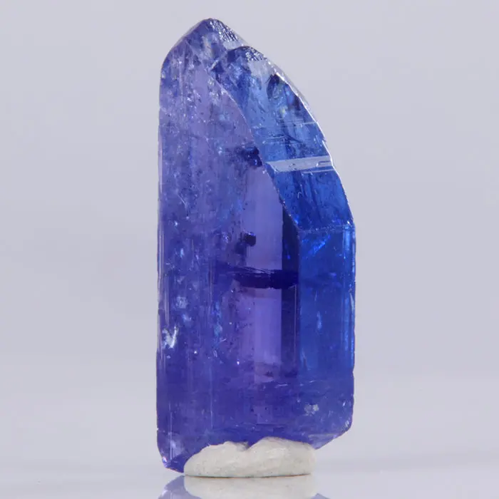 25.62ct Raw Gemmy Tanzanite Crystal 25.62ct Raw Gemmy Tanzanite Crystal. Natural tanzanite crystal from Merelani Hills, photo 3 of 5