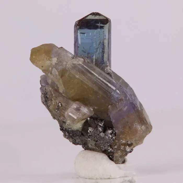 16.7ct Unheated Tanzanite Crystal Cluster 16.7ct Unheated Tanzanite Crystal Cluster. Natural tanzanite crystal from Merelani Hills, Tanzania, photo 1 of 4