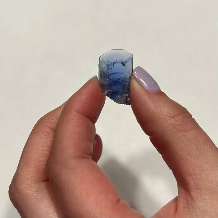 20.9ct Tanzanite Crystal 20.9ct Tanzanite Crystal. Natural tanzanite crystal from Merelani Hills, photo 2 of 5