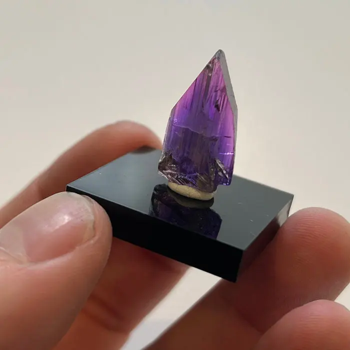Rare Unheated Pink-Purple Tanzanite Crystal from Merelani Hills Tanzania: 20.36ct Rare Unheated Pink-Purple Tanzanite Crystal from Merelani Hills Tanzania: 20.36ct. Natural tanzanite crystal from Merelani Hills, Tanzania, photo 2 of 5