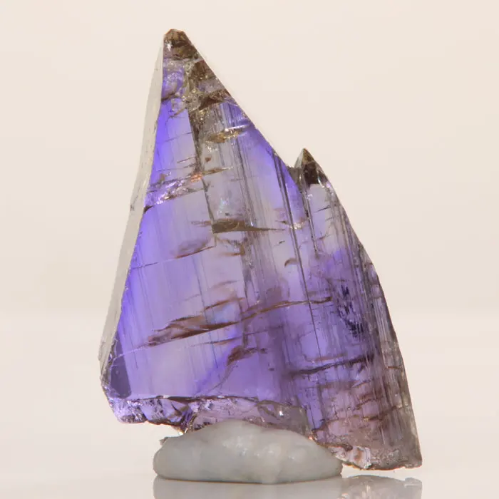 18.2 carat "Shark Fin" Unheated Tanzanite Crystal 18.2 carat "Shark Fin" Unheated Tanzanite Crystal. Natural tanzanite crystal from Merelani Hills, photo 4 of 4