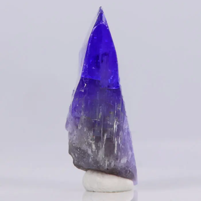 17.15ct Pretty Blue Green Tanzanite Crystal 17.15ct Pretty Blue Green Tanzanite Crystal. Natural tanzanite crystal from Merelani Hills, photo 3 of 4