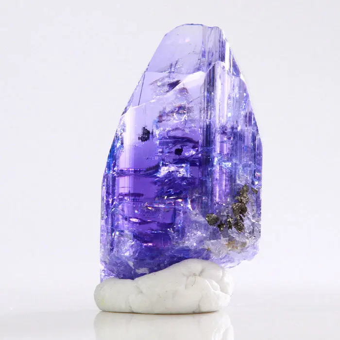 Vibrant 18.17ct Raw Tanzanite Crystal Vibrant 18.17ct Raw Tanzanite Crystal. Natural tanzanite crystal from Merelani Hills, Tanzania, photo 1 of 6