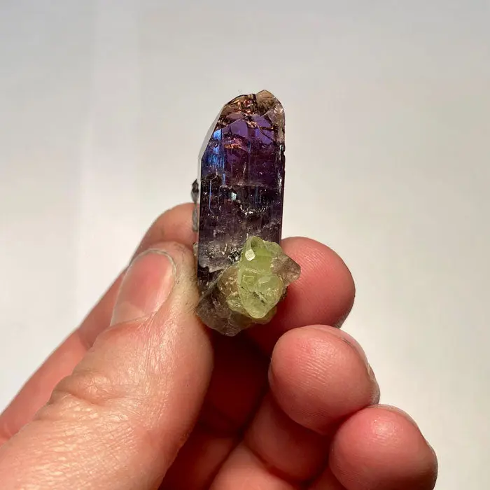 75.55ct Natrual Color Tanzanite Crystal Cluster with Dipside 75.55ct Natrual Color Tanzanite Crystal Cluster with Dipside. Natural tanzanite crystal from Merelani Hills, Tanzania, photo 2 of 7
