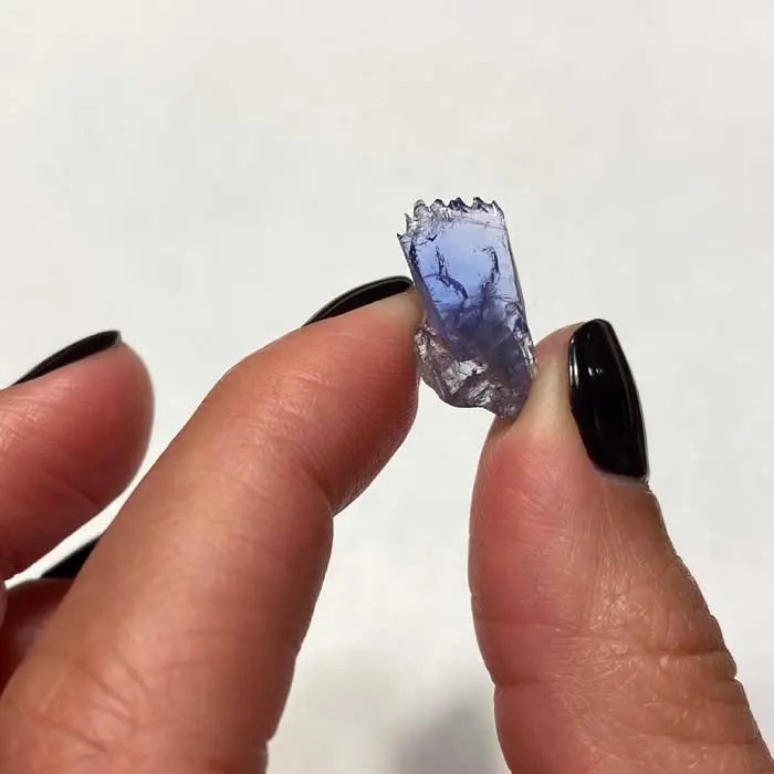 6.46ct Unique Looking Tanzanite Crystal 6.46ct Unique Looking Tanzanite Crystal. Natural tanzanite crystal from Merelani Hills, photo 2 of 5