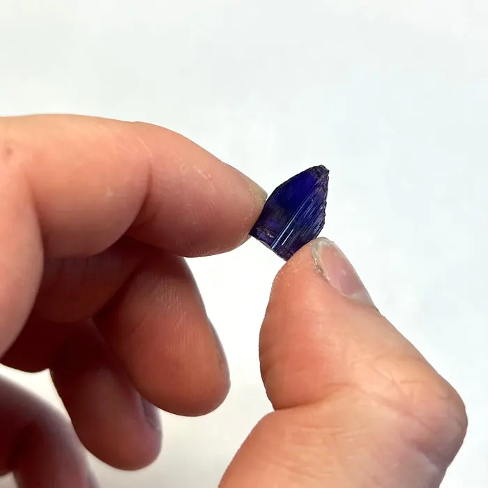 8.62ct Deep Color Tanzanite Crystal 8.62ct Deep Color Tanzanite Crystal. Natural tanzanite crystal from Merelani Hills, photo 2 of 5