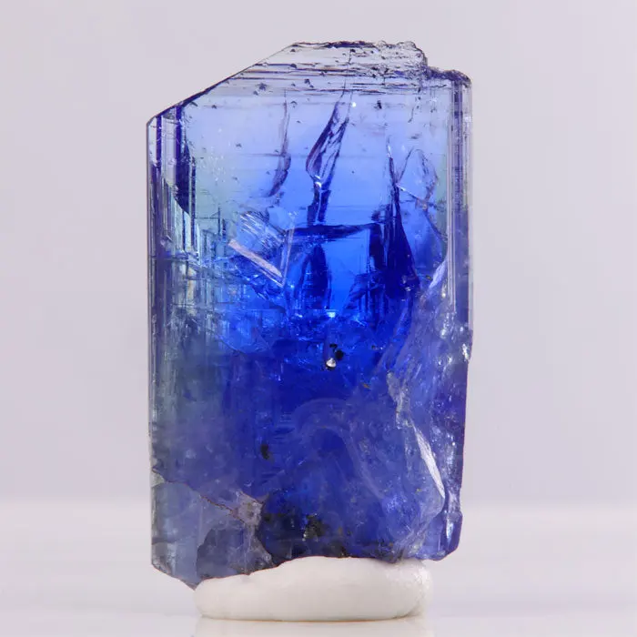 43.50ct Blue Tanzanite Crystal 43.50ct Blue Tanzanite Crystal. Natural tanzanite crystal from Merelani Hills, photo 3 of 5